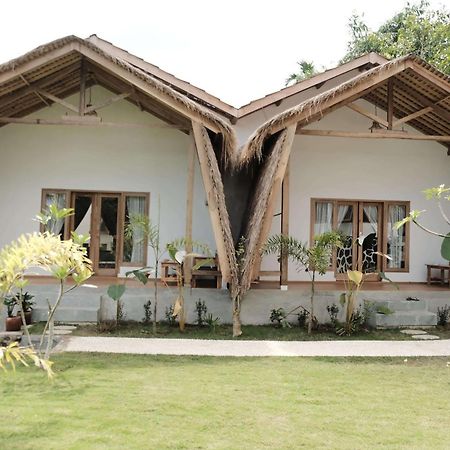 Отель Alora House Lombok Tete Batu Тетебату Экстерьер фото